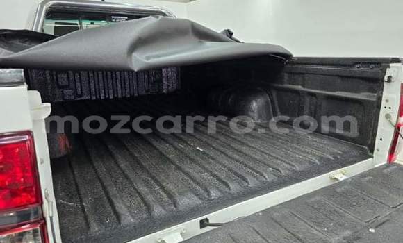 Comprar Usado Toyota Hilux Branco Carro em Maputo em Maputo Comprar Usado Toyota Hilux Branco Carro em Maputo em Maputo