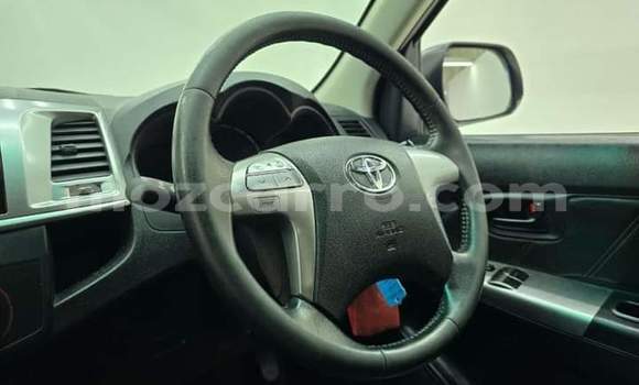 Comprar Usado Toyota Hilux Branco Carro em Maputo em Maputo Comprar Usado Toyota Hilux Branco Carro em Maputo em Maputo