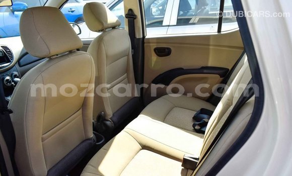 Comprar Importar Hyundai i10 Bege Carro em Import - Dubai em Cabo Delgado Comprar Importar Hyundai i10 Bege Carro em Import - Dubai em Cabo Delgado