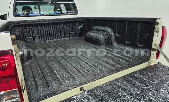 Tenga Tsaru Toyota Hilux Chena Mota in Maputo in Maputo Tenga Tsaru Toyota Hilux Chena Mota in Maputo in Maputo