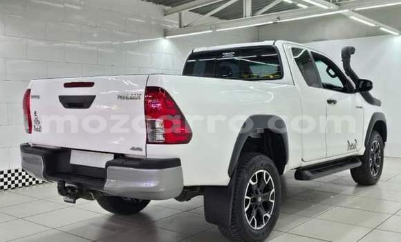 Tenga Tsaru Toyota Hilux Chena Mota in Maputo in Maputo Tenga Tsaru Toyota Hilux Chena Mota in Maputo in Maputo