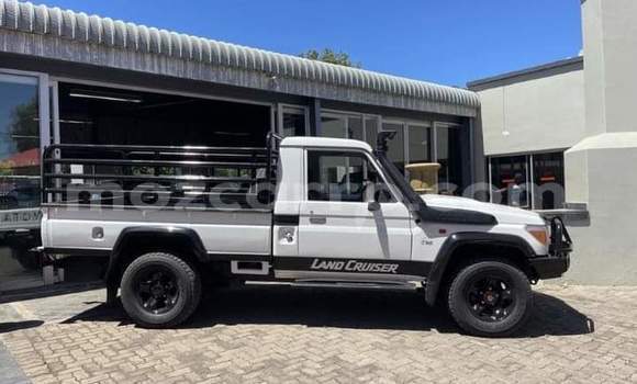 Comprar Usado Toyota Land Cruiser Branco Carro em Maputo em Maputo Comprar Usado Toyota Land Cruiser Branco Carro em Maputo em Maputo