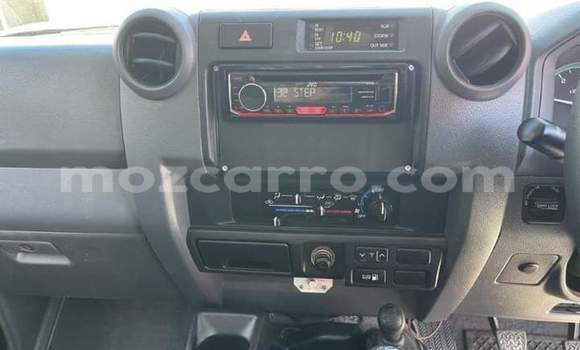 Comprar Usado Toyota Land Cruiser Branco Carro em Maputo em Maputo Comprar Usado Toyota Land Cruiser Branco Carro em Maputo em Maputo