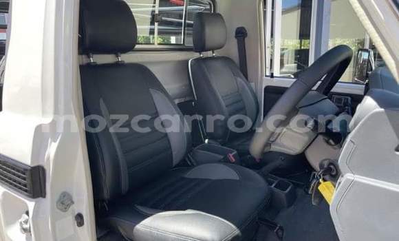 Comprar Usado Toyota Land Cruiser Branco Carro em Maputo em Maputo Comprar Usado Toyota Land Cruiser Branco Carro em Maputo em Maputo