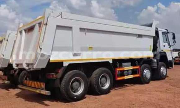 Comprar Usado Nissan UD Branco Caminhão em Maputo em Maputo Comprar Usado Nissan UD Branco Caminhão em Maputo em Maputo