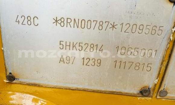 Comprar Usado Caterpillar 120 Bege Caminhão em Maputo em Maputo Comprar Usado Caterpillar 120 Bege Caminhão em Maputo em Maputo