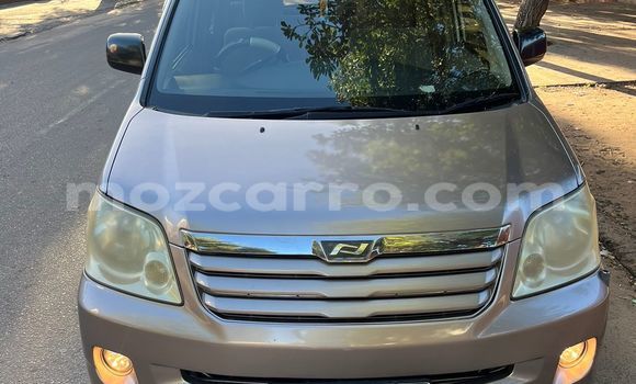 Buy Used Toyota Noah Silver Car in Maputo in Maputo