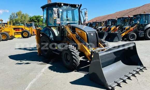 Tenga Tsaru Caterpillar 120 Beige Rori in Maputo in Maputo Tenga Tsaru Caterpillar 120 Beige Rori in Maputo in Maputo