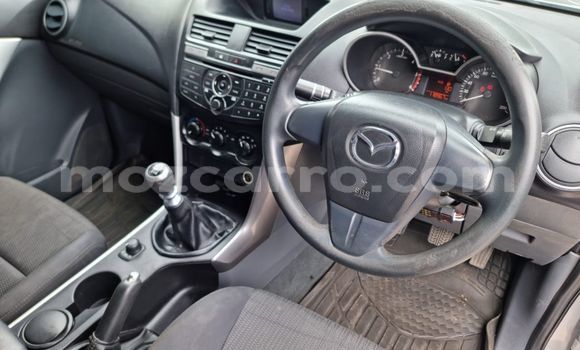 Comprar Usado Mazda BT-50 Prata Carro em Maputo em Maputo Comprar Usado Mazda BT-50 Prata Carro em Maputo em Maputo