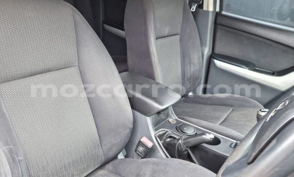 Comprar Usado Mazda BT-50 Prata Carro em Maputo em Maputo Comprar Usado Mazda BT-50 Prata Carro em Maputo em Maputo