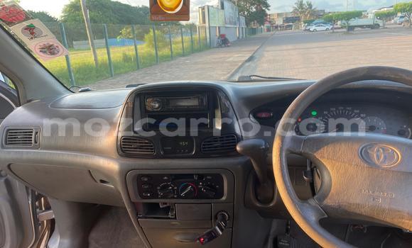 Comprar Usado Toyota Noah Prata Carro em Maputo em Maputo Comprar Usado Toyota Noah Prata Carro em Maputo em Maputo
