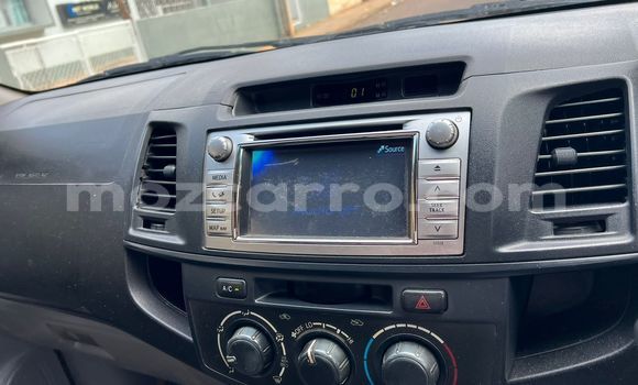 Nunua Ilio tumika Toyota Hilux Fedha Gari ndani ya Maputo nchini Maputo Nunua Ilio tumika Toyota Hilux Fedha Gari ndani ya Maputo nchini Maputo