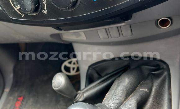 Nunua Ilio tumika Toyota Hilux Fedha Gari ndani ya Maputo nchini Maputo Nunua Ilio tumika Toyota Hilux Fedha Gari ndani ya Maputo nchini Maputo