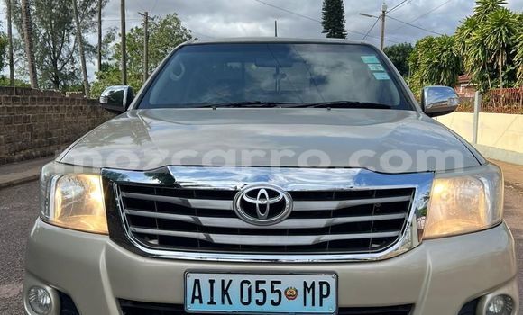 Nunua Ilio tumika Toyota Hilux Fedha Gari ndani ya Maputo nchini Maputo Nunua Ilio tumika Toyota Hilux Fedha Gari ndani ya Maputo nchini Maputo