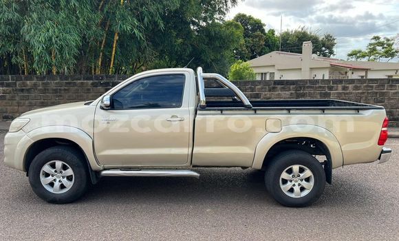 Nunua Ilio tumika Toyota Hilux Fedha Gari ndani ya Maputo nchini Maputo Nunua Ilio tumika Toyota Hilux Fedha Gari ndani ya Maputo nchini Maputo