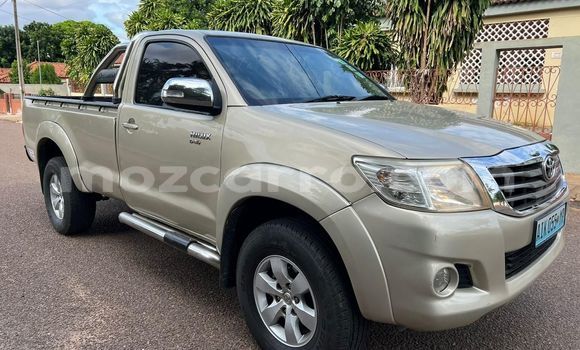Nunua Ilio tumika Toyota Hilux Fedha Gari ndani ya Maputo nchini Maputo Nunua Ilio tumika Toyota Hilux Fedha Gari ndani ya Maputo nchini Maputo