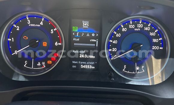 Buy Used Toyota Hiluxe Revo White Car in Maputo in Maputo Buy Used Toyota Hiluxe Revo White Car in Maputo in Maputo