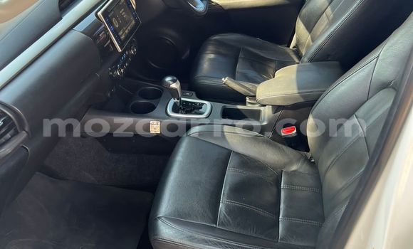 Buy Used Toyota Hiluxe Revo White Car in Maputo in Maputo Buy Used Toyota Hiluxe Revo White Car in Maputo in Maputo