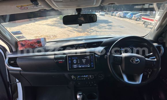 Buy Used Toyota Hiluxe Revo White Car in Maputo in Maputo Buy Used Toyota Hiluxe Revo White Car in Maputo in Maputo