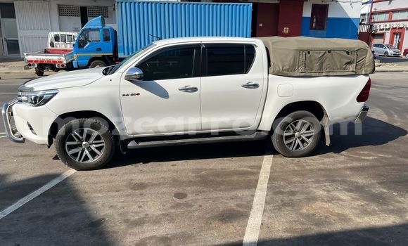 Buy Used Toyota Hiluxe Revo White Car in Maputo in Maputo Buy Used Toyota Hiluxe Revo White Car in Maputo in Maputo