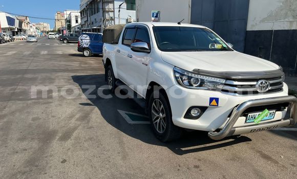Buy Used Toyota Hiluxe Revo White Car in Maputo in Maputo Buy Used Toyota Hiluxe Revo White Car in Maputo in Maputo