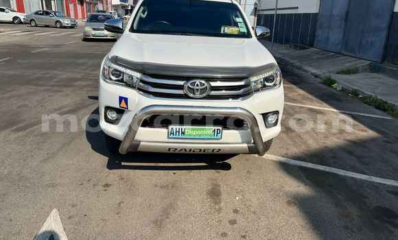 Buy Used Toyota Hiluxe Revo White Car in Maputo in Maputo Buy Used Toyota Hiluxe Revo White Car in Maputo in Maputo