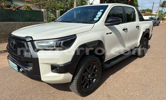 Comprar Usado Toyota Land Cruiser Branco Carro em Maputo em Maputo