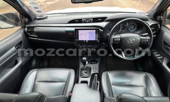 Comprar Usado Toyota Land Cruiser Branco Carro em Maputo em Maputo Comprar Usado Toyota Land Cruiser Branco Carro em Maputo em Maputo