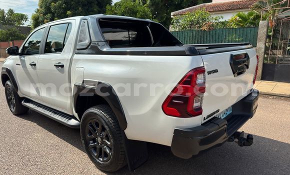 Comprar Usado Toyota Land Cruiser Branco Carro em Maputo em Maputo Comprar Usado Toyota Land Cruiser Branco Carro em Maputo em Maputo