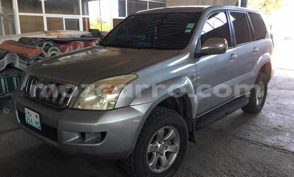 Nunua Ilio tumika Toyota Land Cruiser Prado Fedha Gari ndani ya Maputo nchini Maputo Nunua Ilio tumika Toyota Land Cruiser Prado Fedha Gari ndani ya Maputo nchini Maputo