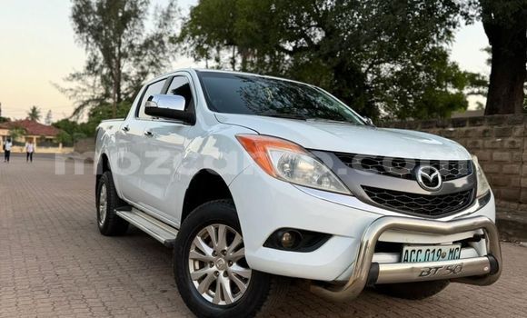 Nunua Ilio tumika Mazda BT-50 Nyeupe Gari ndani ya Maputo nchini Maputo Nunua Ilio tumika Mazda BT-50 Nyeupe Gari ndani ya Maputo nchini Maputo