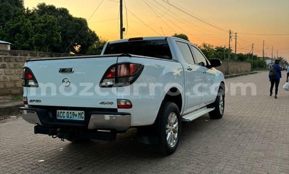 Nunua Ilio tumika Mazda BT-50 Nyeupe Gari ndani ya Maputo nchini Maputo Nunua Ilio tumika Mazda BT-50 Nyeupe Gari ndani ya Maputo nchini Maputo