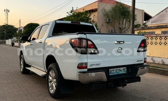 Nunua Ilio tumika Mazda BT-50 Nyeupe Gari ndani ya Maputo nchini Maputo Nunua Ilio tumika Mazda BT-50 Nyeupe Gari ndani ya Maputo nchini Maputo