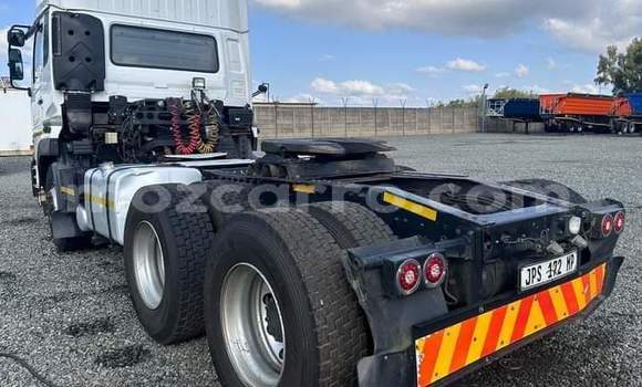 Comprar Usado Nissan UD Branco Caminhão em Maputo em Maputo Comprar Usado Nissan UD Branco Caminhão em Maputo em Maputo