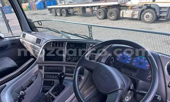 Comprar Usado Nissan UD Branco Caminhão em Maputo em Maputo Comprar Usado Nissan UD Branco Caminhão em Maputo em Maputo