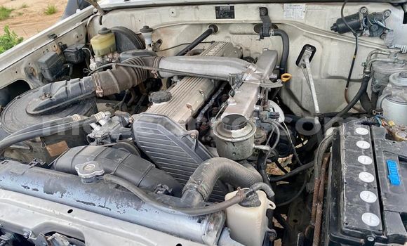 Comprar Usado Toyota Land Cruiser Branco Carro em Maputo em Maputo Comprar Usado Toyota Land Cruiser Branco Carro em Maputo em Maputo