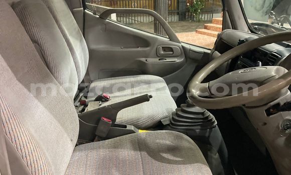 Comprar Usado Toyota Hiace Branco Carro em Maputo em Maputo Comprar Usado Toyota Hiace Branco Carro em Maputo em Maputo