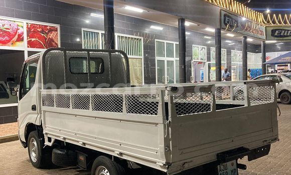 Comprar Usado Toyota Hiace Branco Carro em Maputo em Maputo Comprar Usado Toyota Hiace Branco Carro em Maputo em Maputo
