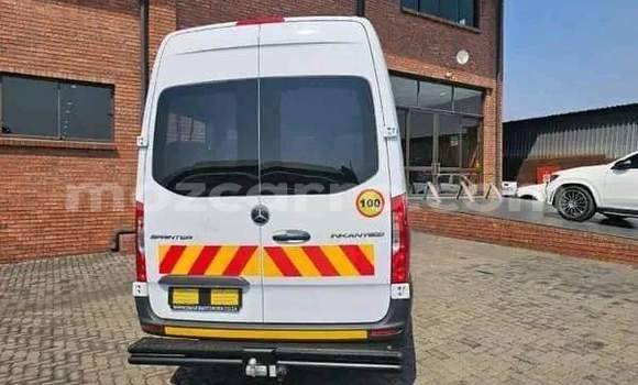 Buy Used Mercedes‒Benz 300CD White Car in Maputo in Maputo Buy Used Mercedes‒Benz 300CD White Car in Maputo in Maputo