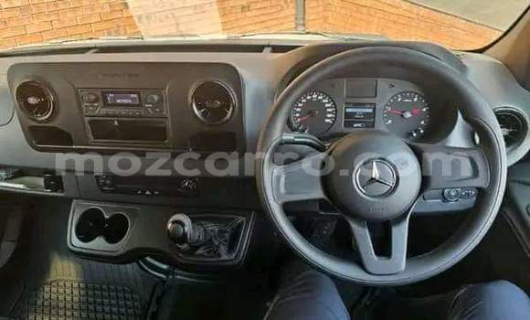 Buy Used Mercedes‒Benz 300CD White Car in Maputo in Maputo Buy Used Mercedes‒Benz 300CD White Car in Maputo in Maputo