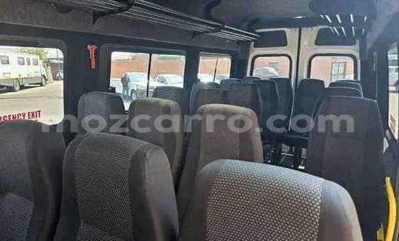 Buy Used Mercedes‒Benz 300CD White Car in Maputo in Maputo Buy Used Mercedes‒Benz 300CD White Car in Maputo in Maputo