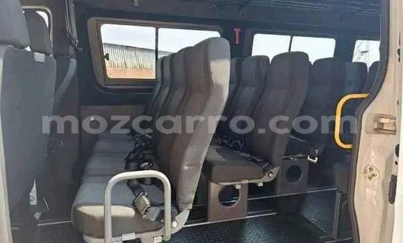 Buy Used Mercedes‒Benz 300CD White Car in Maputo in Maputo Buy Used Mercedes‒Benz 300CD White Car in Maputo in Maputo