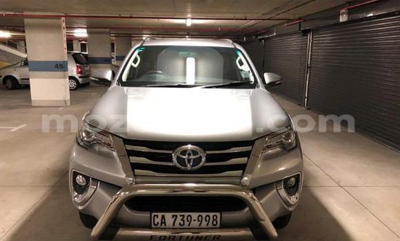 Comprar Usado Toyota Fortuner Prata Carro em Lumbo em Nampula Comprar Usado Toyota Fortuner Prata Carro em Lumbo em Nampula
