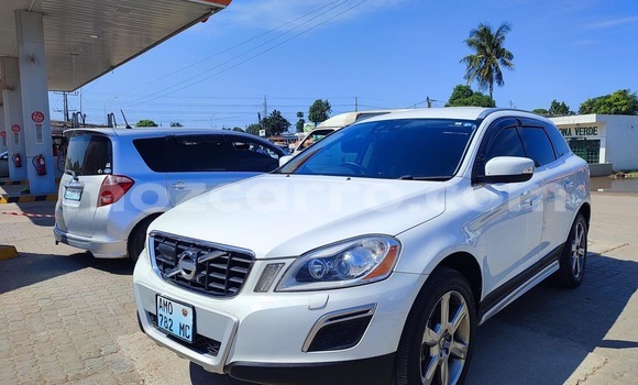 Comprar Usado Volvo XC90 Branco Carro em Moçambique em Nampula