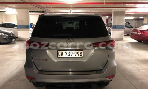 Comprar Usado Toyota Fortuner Prata Carro em Lumbo em Nampula Comprar Usado Toyota Fortuner Prata Carro em Lumbo em Nampula