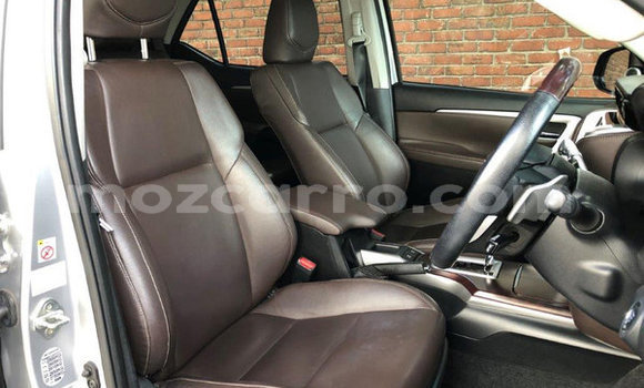 Comprar Usado Toyota Fortuner Prata Carro em Lumbo em Nampula Comprar Usado Toyota Fortuner Prata Carro em Lumbo em Nampula