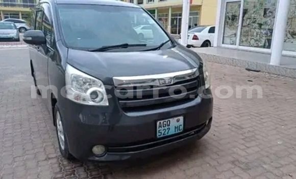 Buy Used Toyota Noah Black Car in Maputo in Maputo