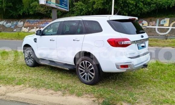 Buy Used Ford Everest White Car in Maputo in Maputo Buy Used Ford Everest White Car in Maputo in Maputo