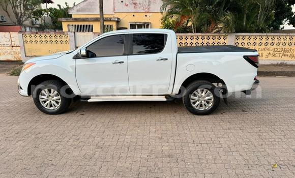 Comprar Usado Mazda BT-50 Branco Carro em Maputo em Maputo Comprar Usado Mazda BT-50 Branco Carro em Maputo em Maputo