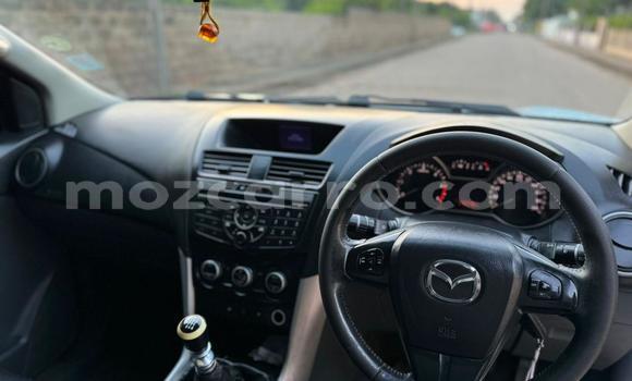Comprar Usado Mazda BT-50 Branco Carro em Maputo em Maputo Comprar Usado Mazda BT-50 Branco Carro em Maputo em Maputo